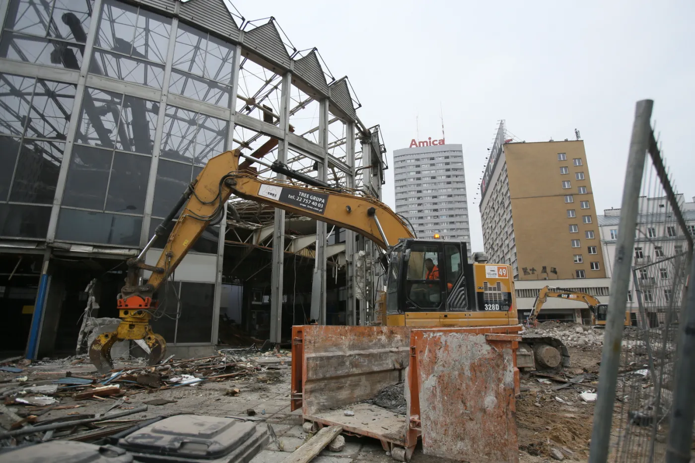 Warszawska Rotunda  - prace rozbiórkowe fot. (cat) PAPLeszek Szymański