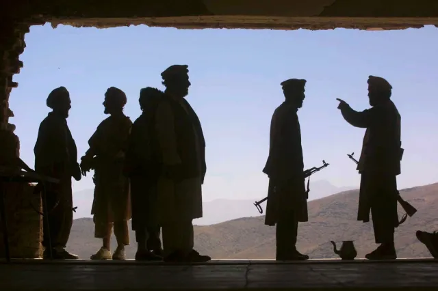 Afganistan: W ataku talibów zginęło trzech urzędników i 15 policjantów