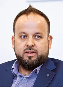 3354812-lukasz-kuc-dyrektor-biura-projektow.jpg