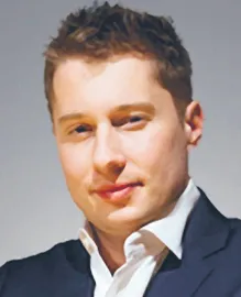 3356704-krzysztof-gasiorpartner-w-kancelarii.jpg