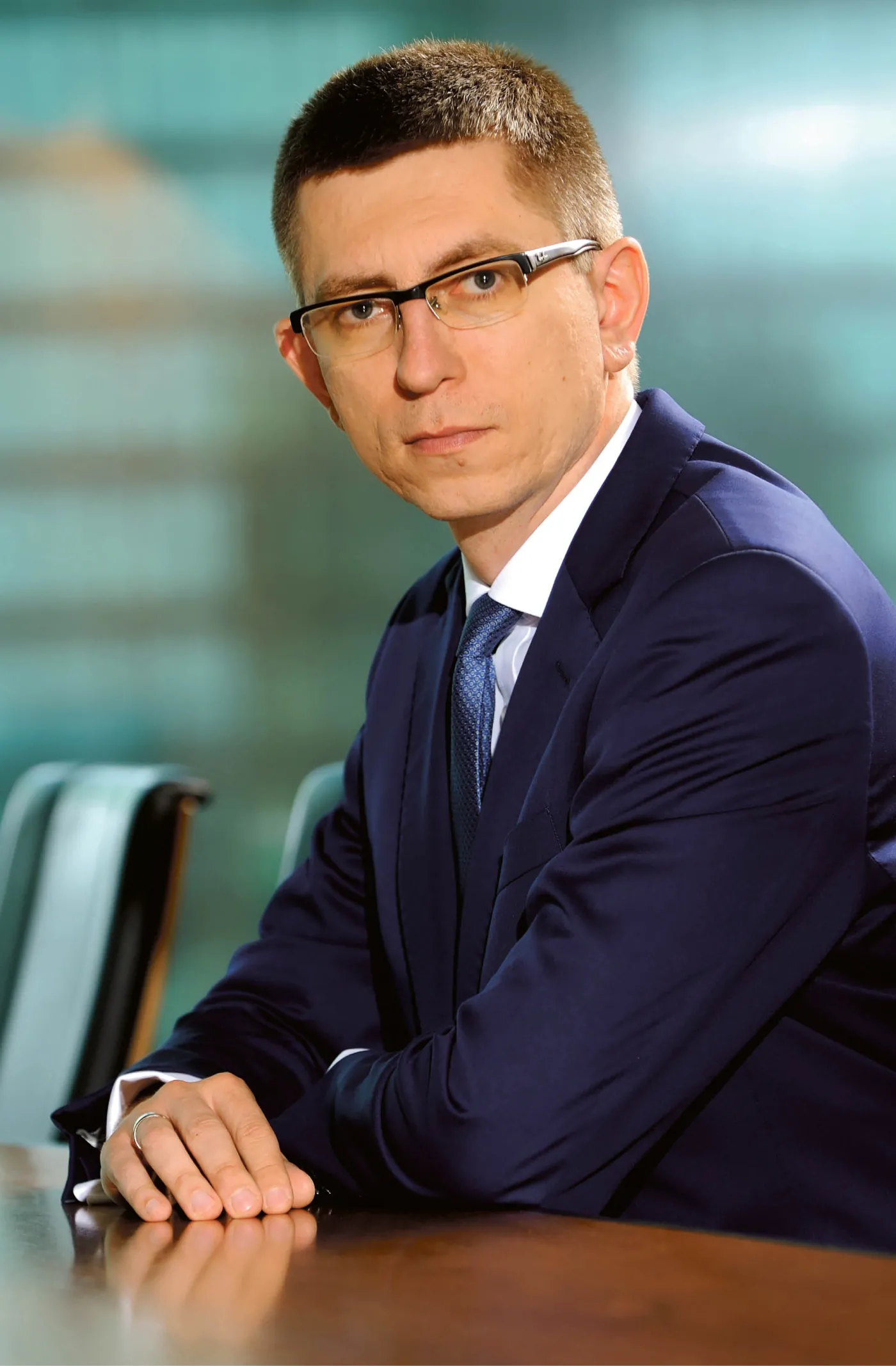3741962-damian-karwala-doktor-nauk-prawnych.jpg