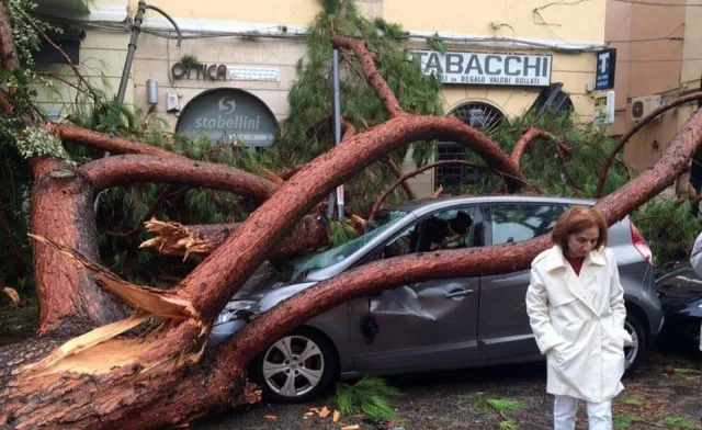 Włochy: Co najmniej 12 ofiar śmiertelnych niepogody, zbliża się kolejny front ulew