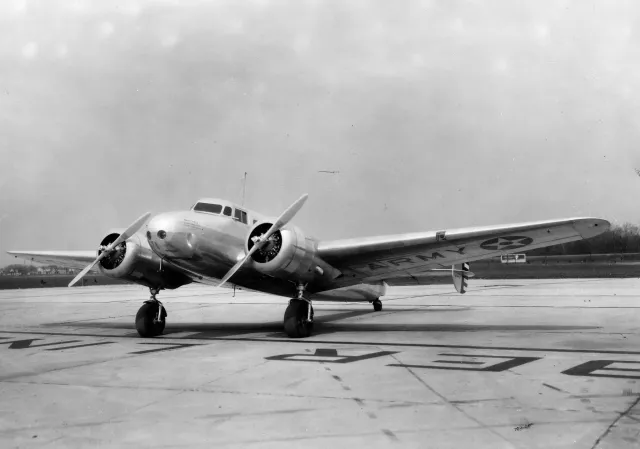 Fokkery, boeingi, lockheedy. Przedwojenny biznes lotniczy zdominowały USA