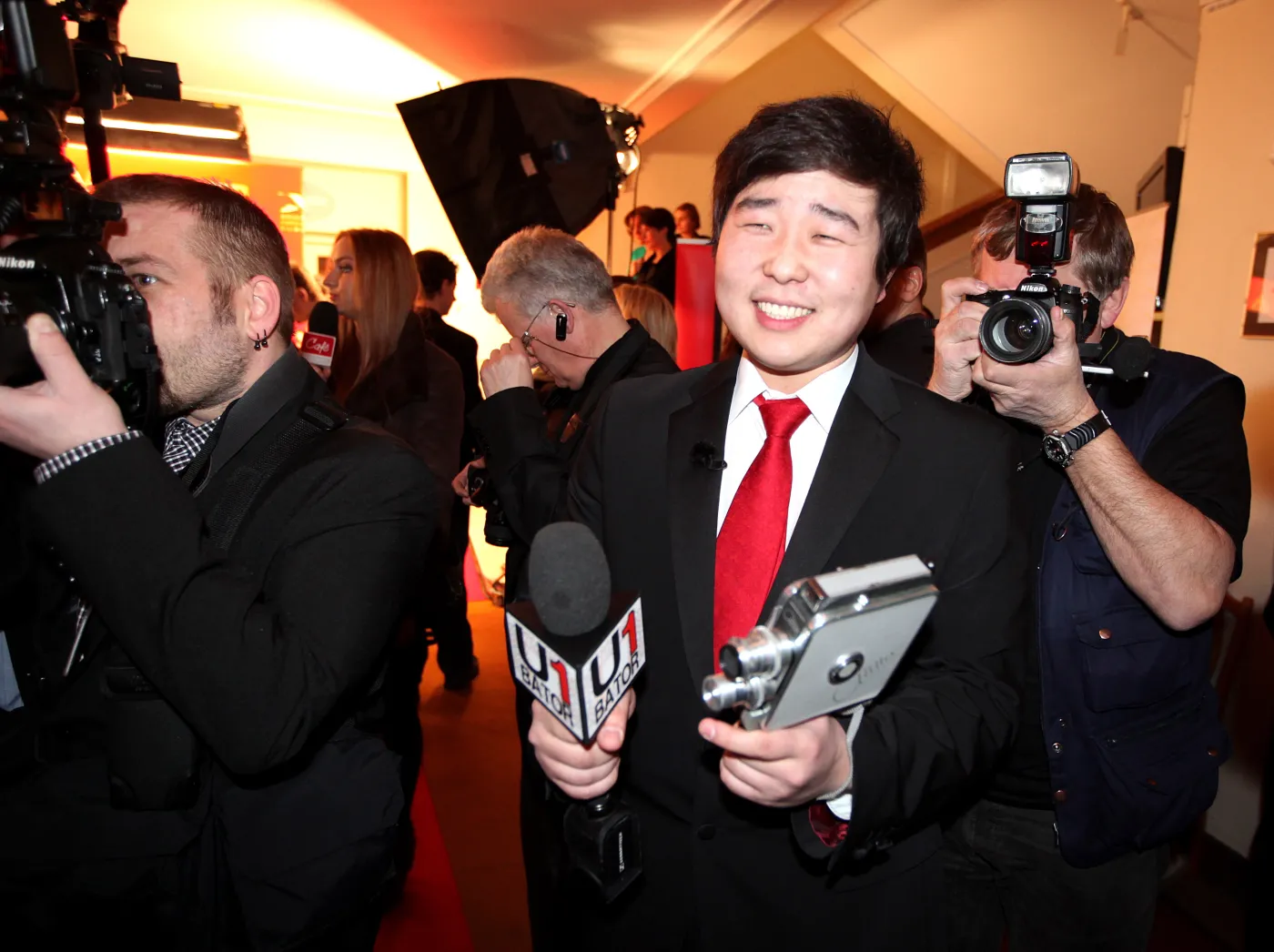 1870898-korespondent-tv-u1bator-wyslannik.jpg