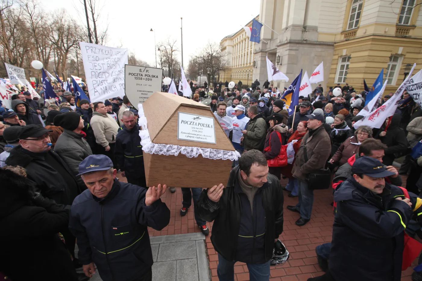 Demonstracja związkowców z Poczty Polskiej w Warszawie