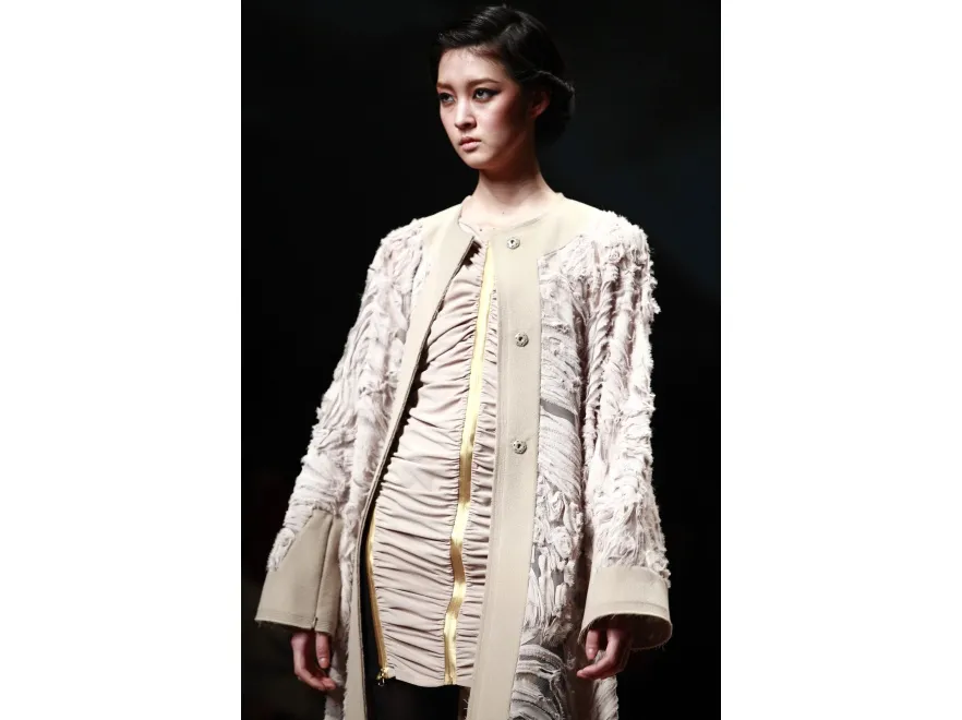 1958300-south-korea-fashion-week-kwiecien.jpg