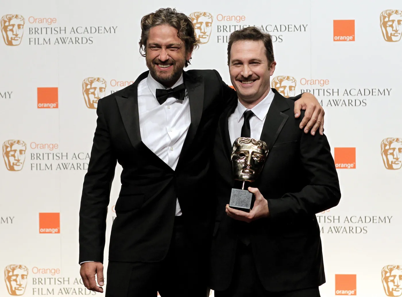 1814129-brytyjski-aktor-gerard-butler-i.jpg