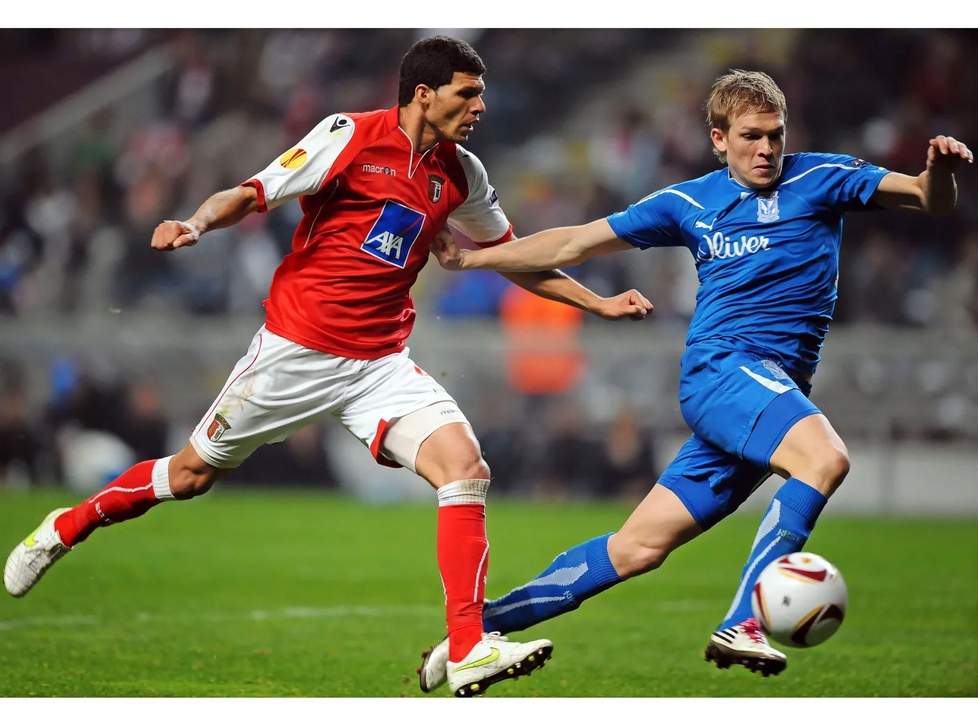 1837166-zawodnik-sportingu-kaka-w-walce.jpg