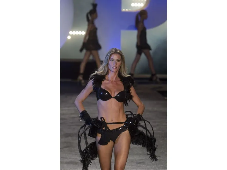 2090810-gisele-bundchen-prezentuje-wlasna.jpg