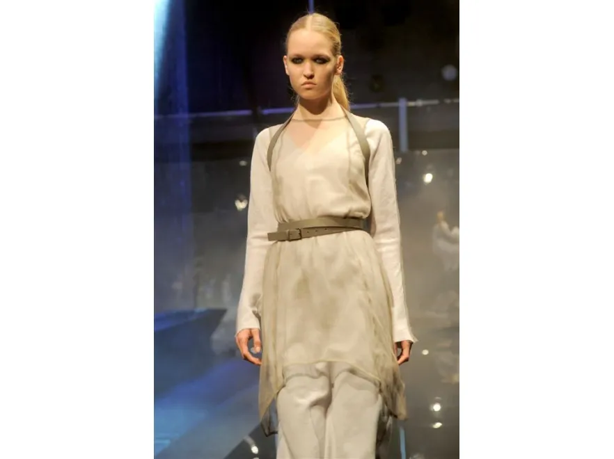 2128701-niedoslowna-moda-pokaz-jesiennej.jpg