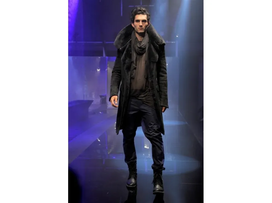 2129912-niedoslowna-moda-pokaz-jesiennej.jpg