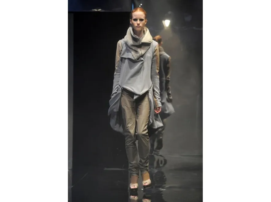 2129302-niedoslowna-moda-pokaz-jesiennej.jpg
