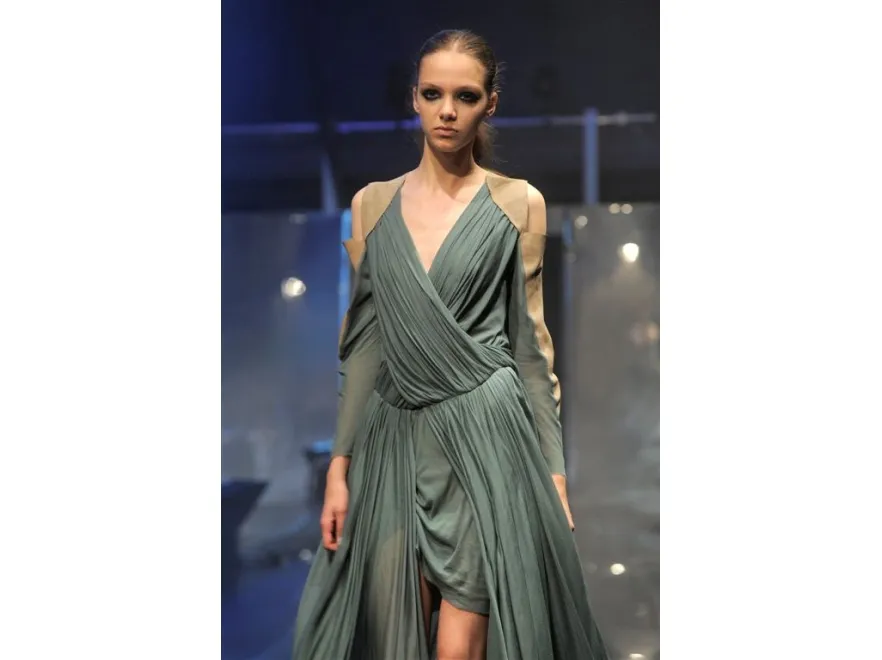 2129325-niedoslowna-moda-pokaz-jesiennej.jpg
