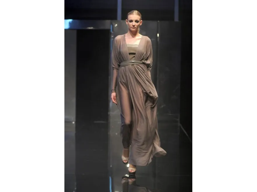 2129371-niedoslowna-moda-pokaz-jesiennej.jpg