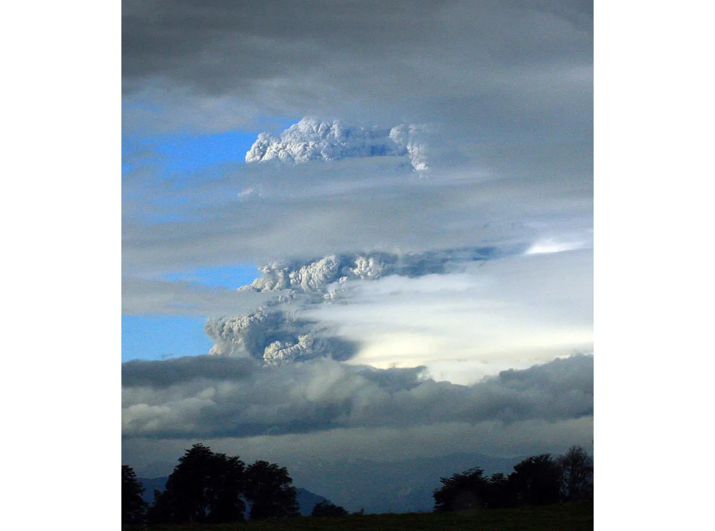 2151990-erupcja-wulkanu-puyehue-cordon.jpg