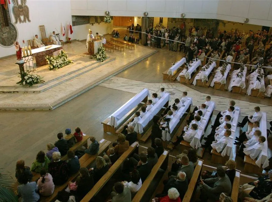 Pierwsza komunia to niecodzienne wydarzenie. Fot. Paweł Stępniewski