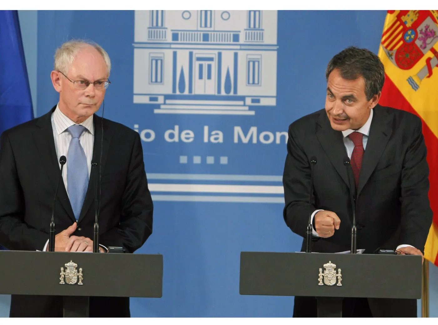 2271703-herman-van-rompuy-rozmawial-jose.jpg