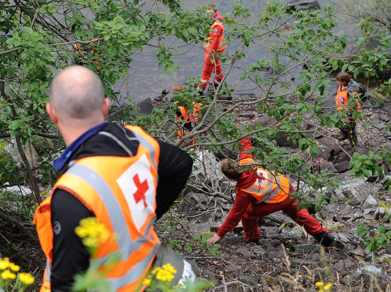 Ratownicy przeszukją wyspę Utoya