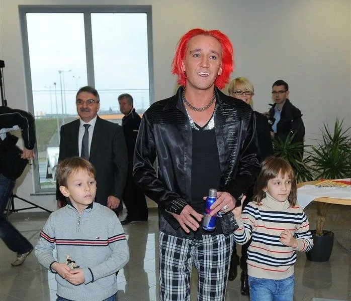 Michał z dwójką starszych dzieci