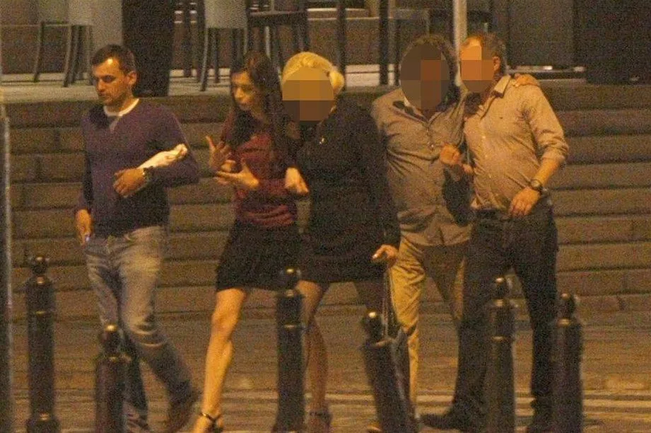 Marta Kaczyńska z mężem i znajomymi