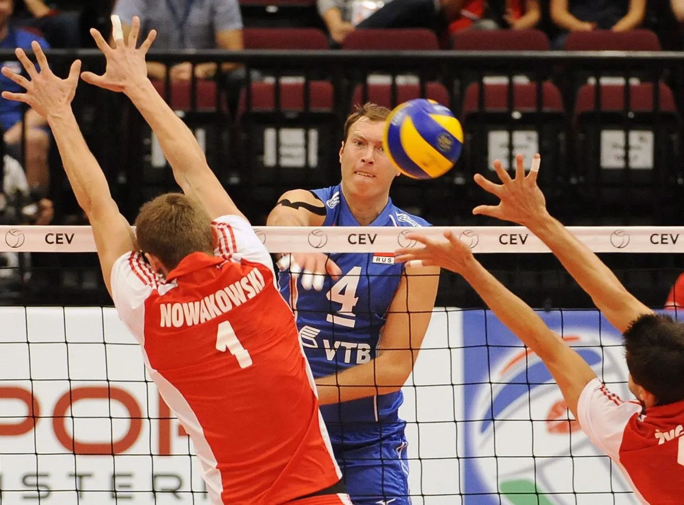 2503626-piotr-nowakowski-lukasz-tomasz.jpg