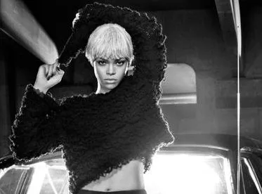 Rihanna w kampanii Emporio Armani