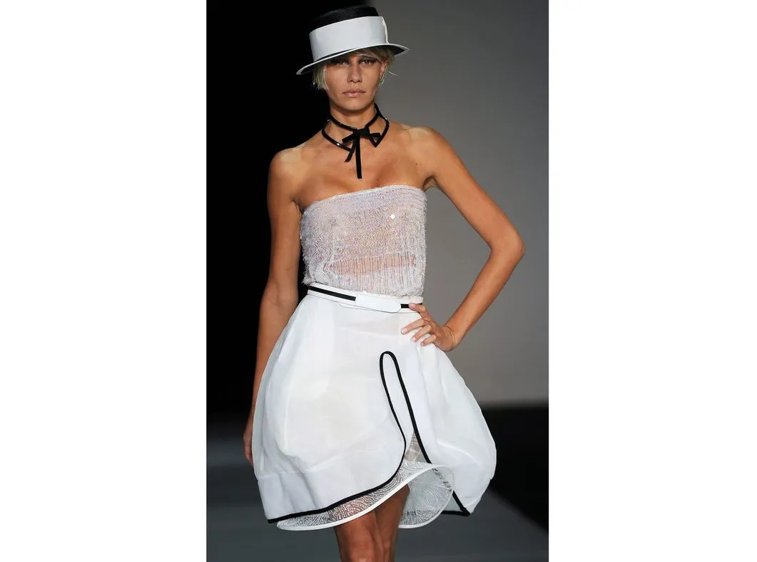 2533390-kolekcja-emporio-armani-na-sezon.jpg