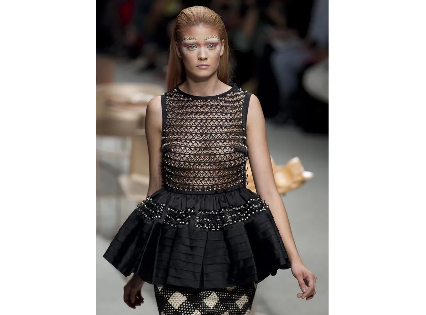 2545910-kolekcja-manish-arora-na-sezon.jpg