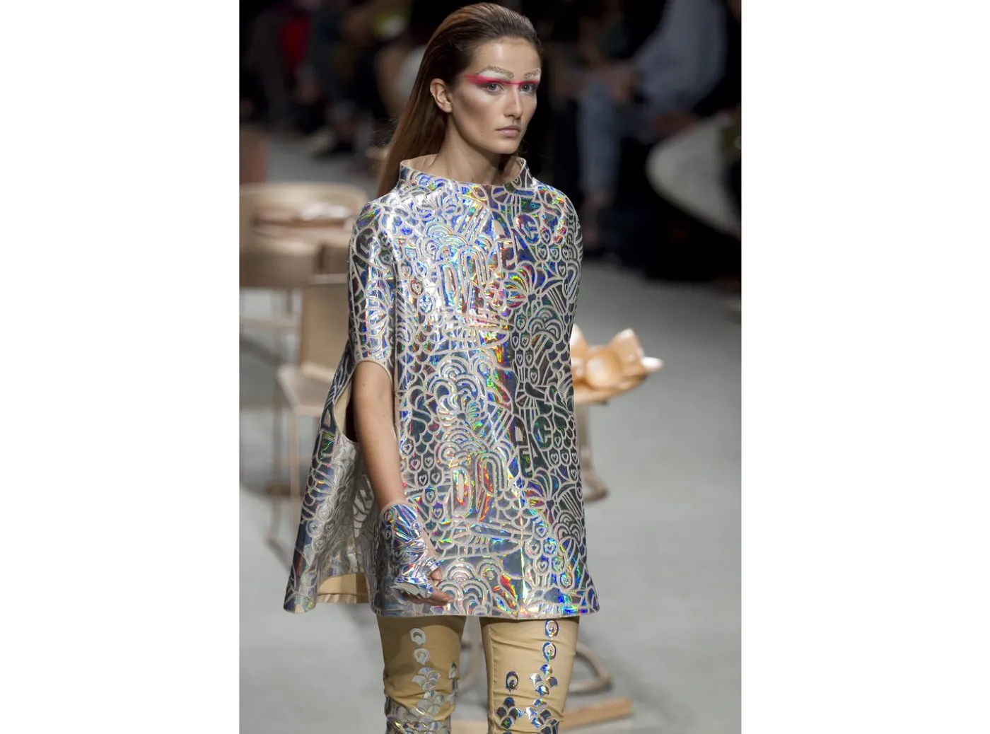 2546043-kolekcja-manish-arora-na-sezon.jpg