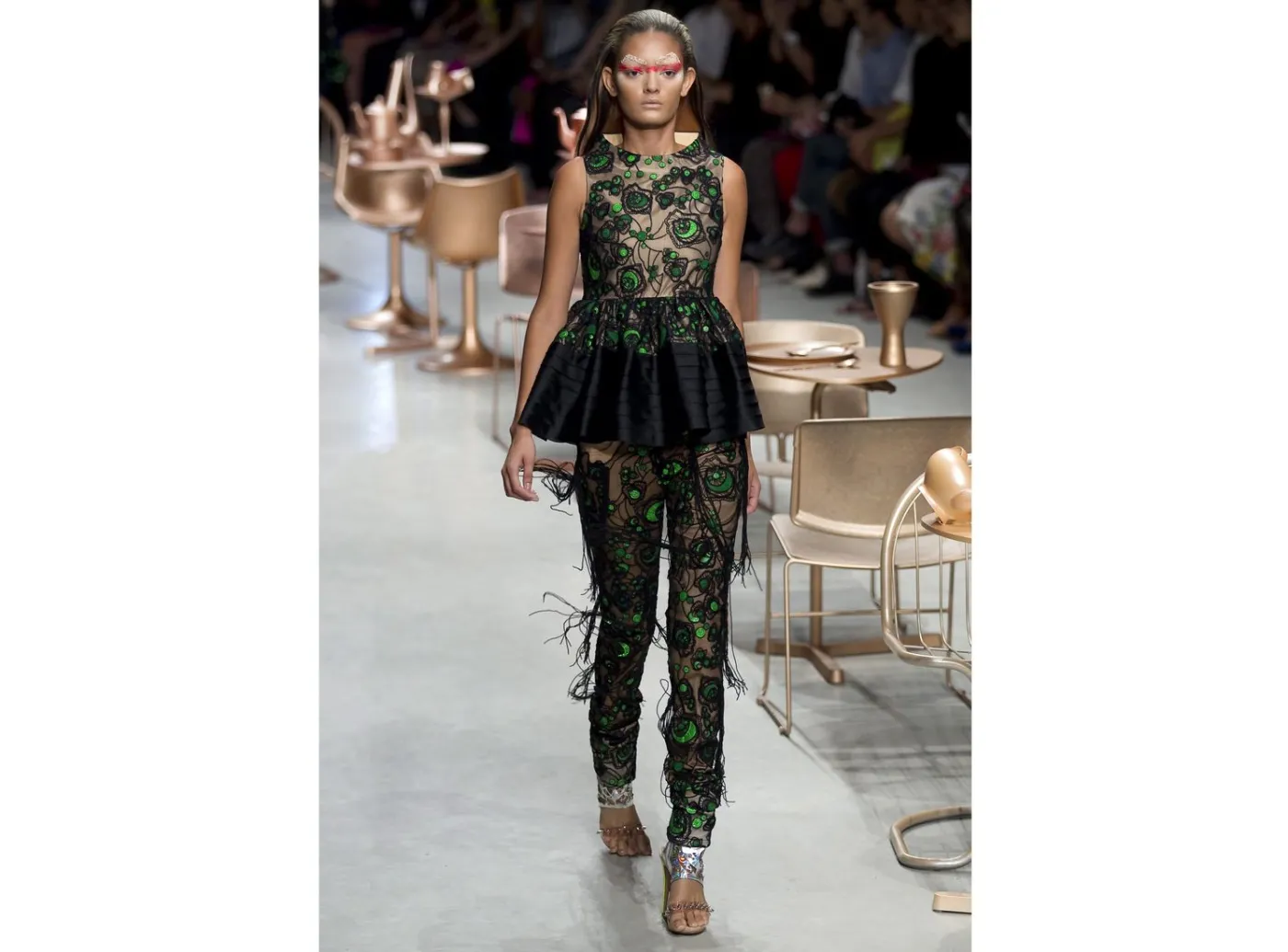 2546232-kolekcja-manish-arora-na-sezon.jpg