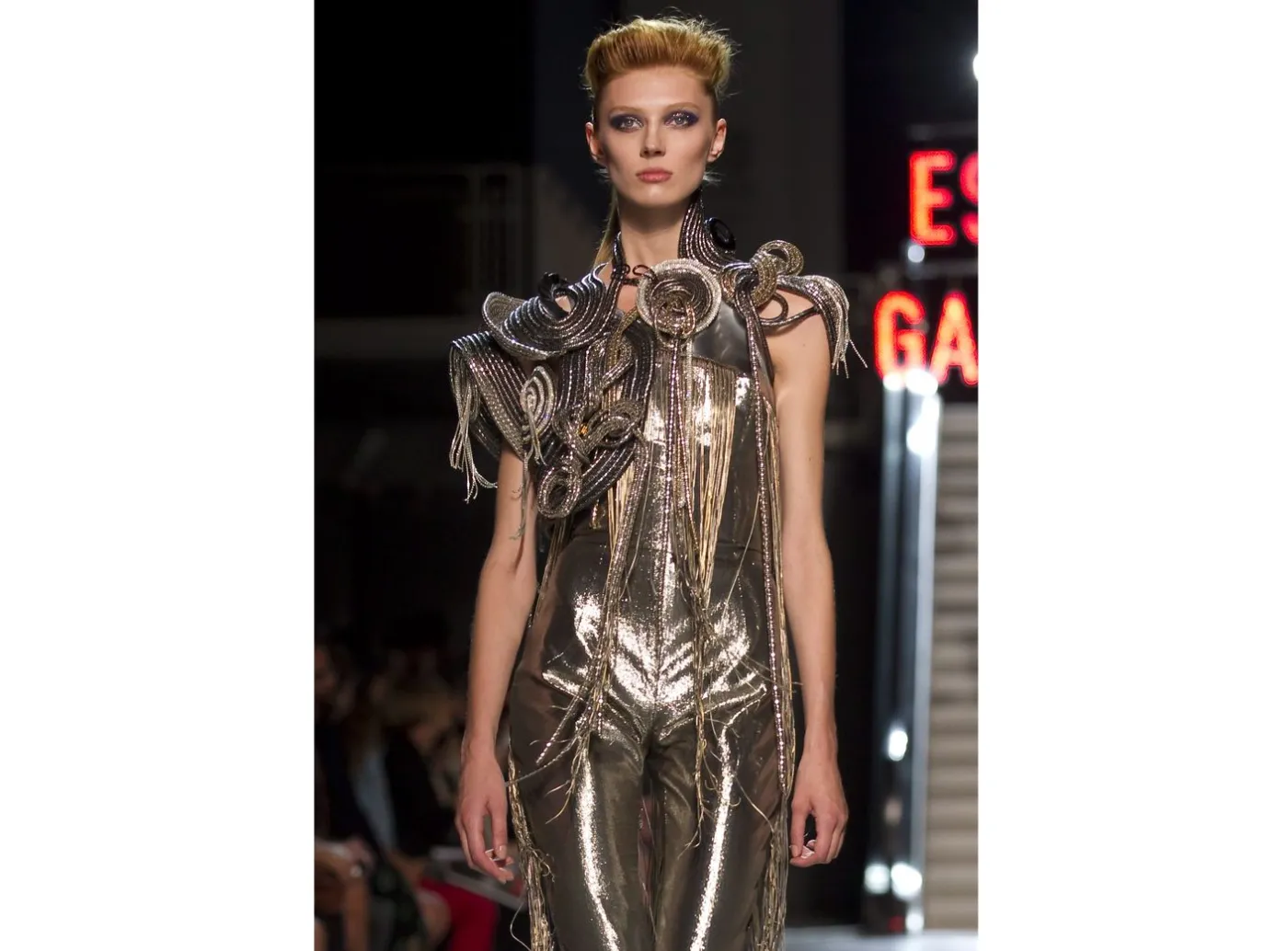 2568686-kolekcja-manish-arora-dla-paco.jpg