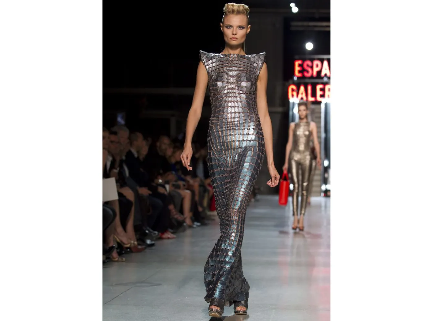 2568767-kolekcja-manish-arora-dla-paco.jpg