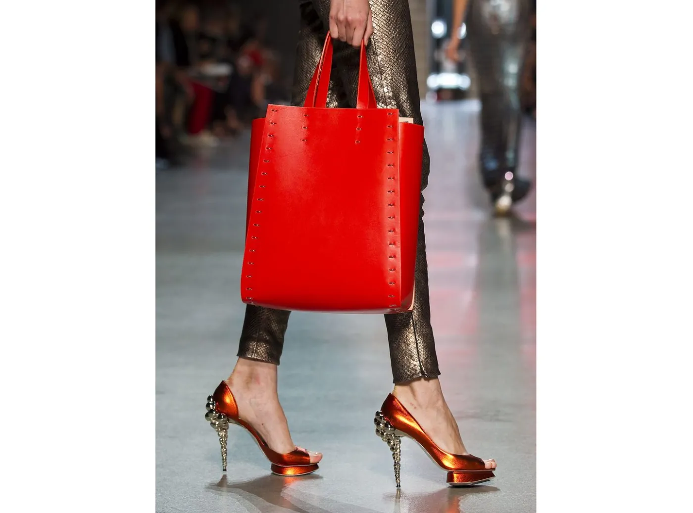 2568852-kolekcja-manish-arora-dla-paco.jpg