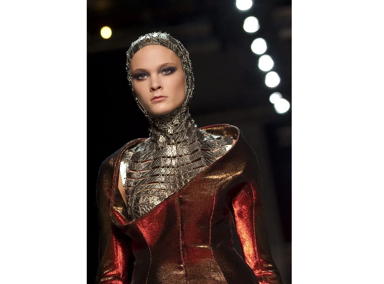2568929-kolekcja-manish-arora-dla-paco.jpg
