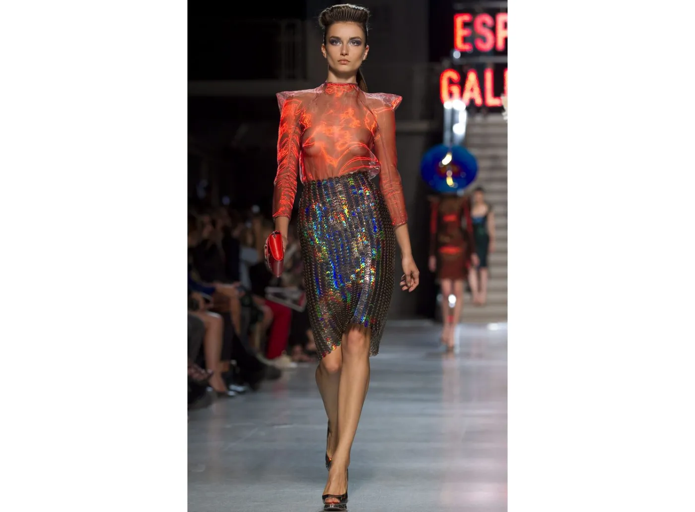 2568983-kolekcja-manish-arora-dla-paco.jpg