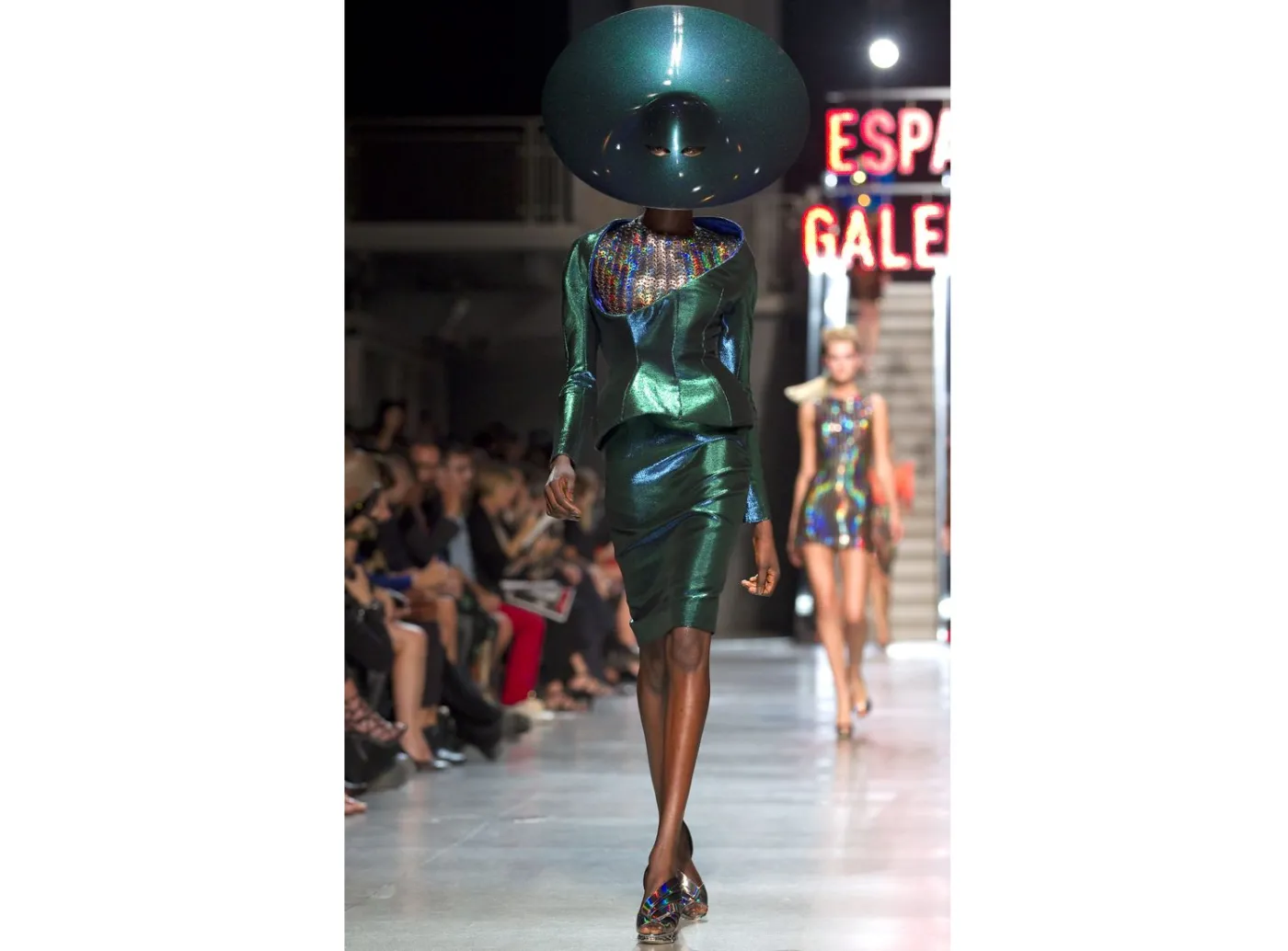 2569145-kolekcja-manish-arora-dla-paco.jpg