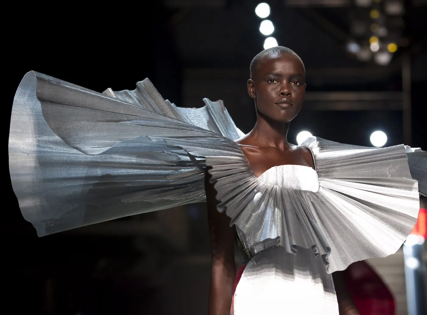 2569280-kolekcja-manish-arora-dla-paco.jpg