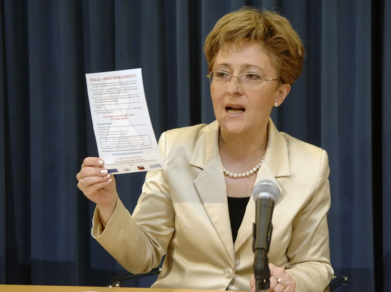 Minister Elżbieta Radziszewska