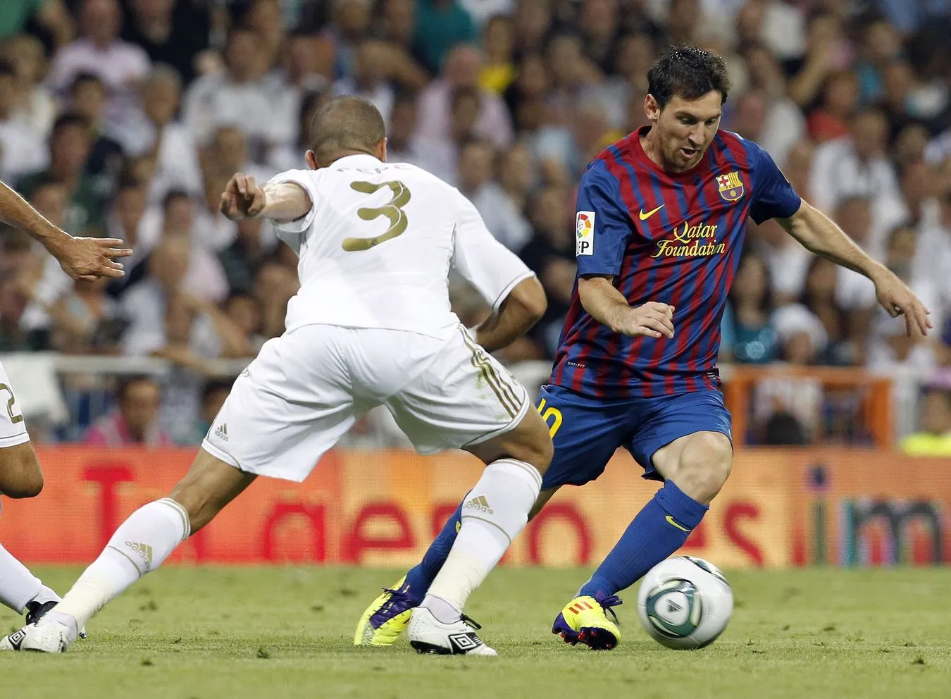 Messi dystansuje trenera Lecha Poznań