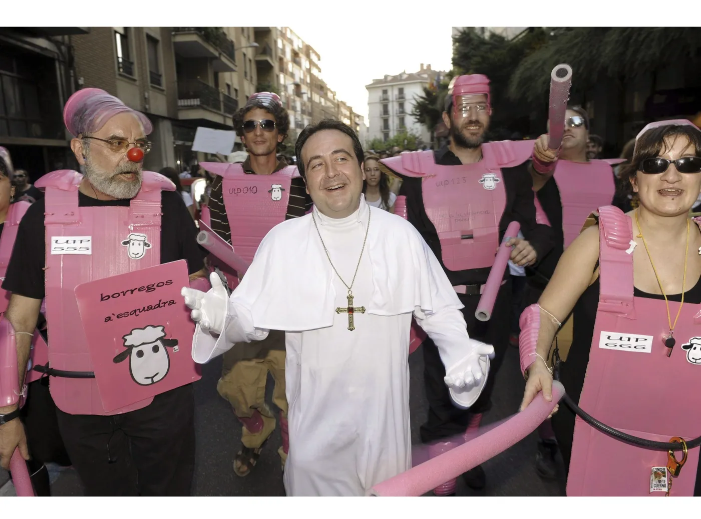 2391668-protest-przeciwko-wizycie-papieza.jpg
