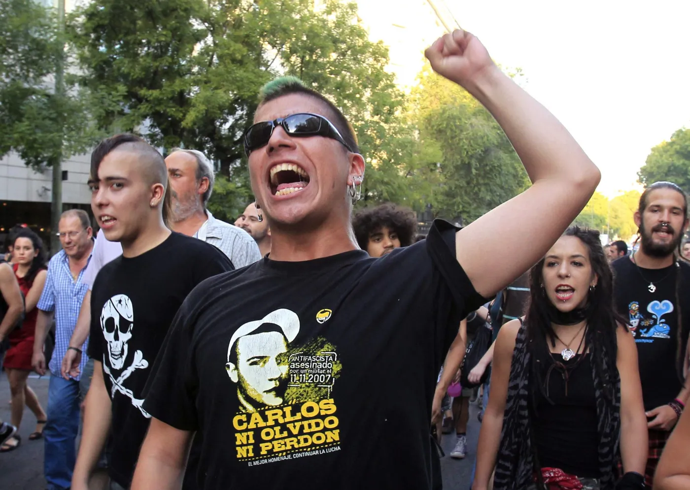 2391718-protest-przeciwko-wizycie-papieza.jpg