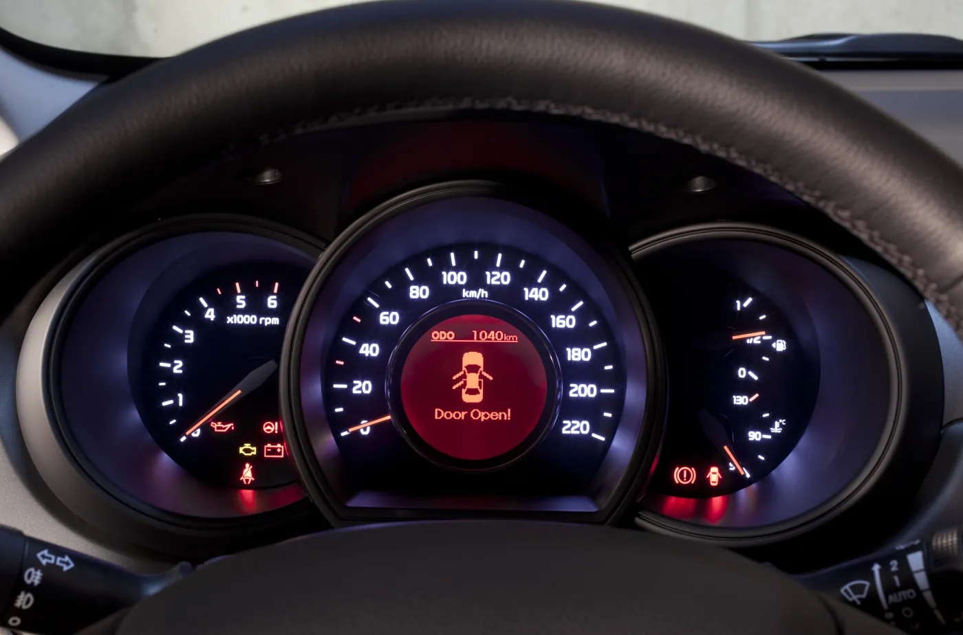 2415483-kia-rio-2011-interiors-06-1396.jpg