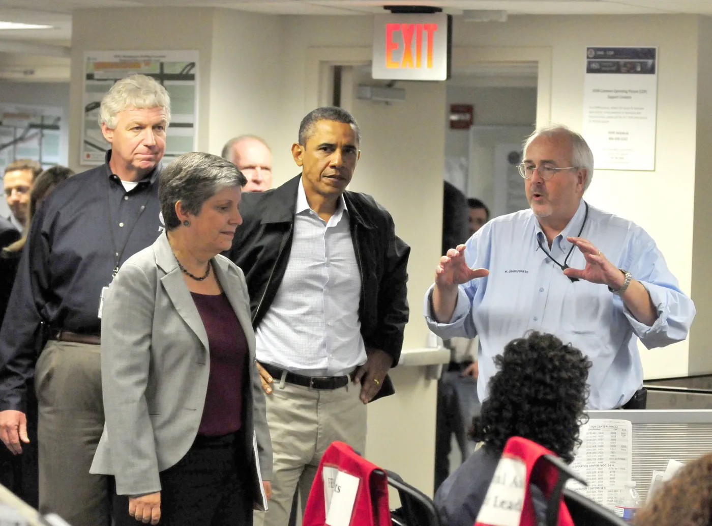 2419015-prezydent-barack-obama-w-centrum.jpg
