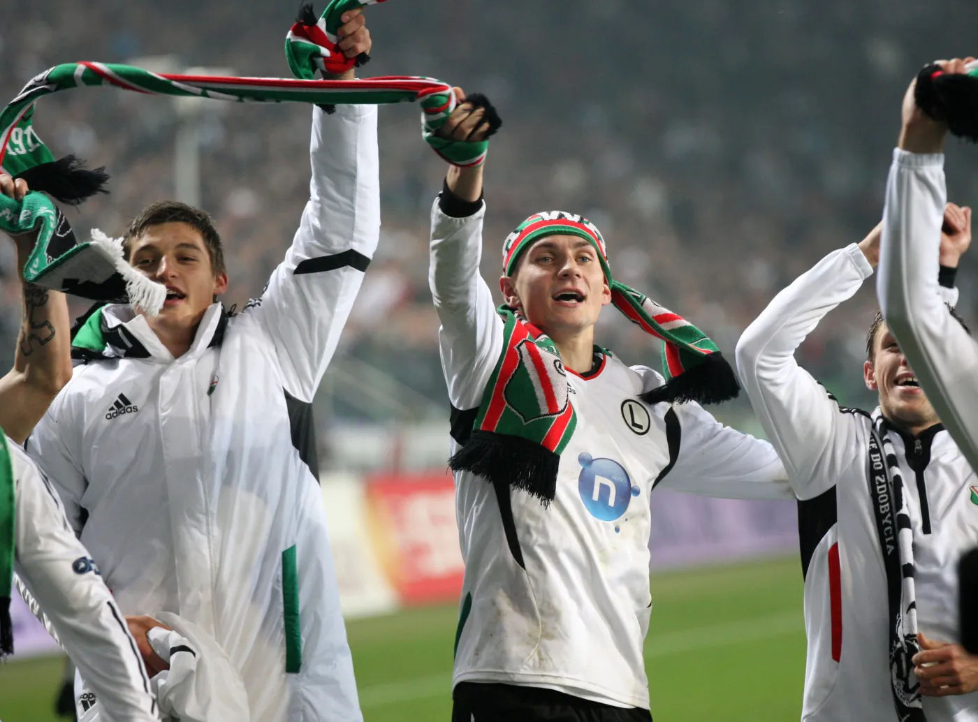2689964-radosc-pilkarzy-legii-po-wygranym.jpg