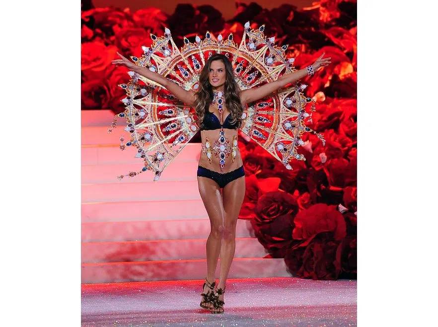 2730092-alessandra-ambrosio-na-pokazie.jpg