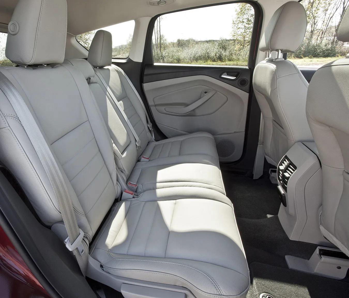 2755759-ford-escape-nowy-ford-kuga-2012-7.jpg