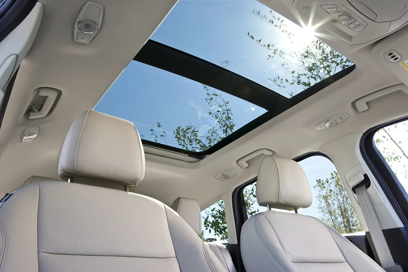 2755893-ford-escape-nowy-ford-kuga-2012-9.jpg