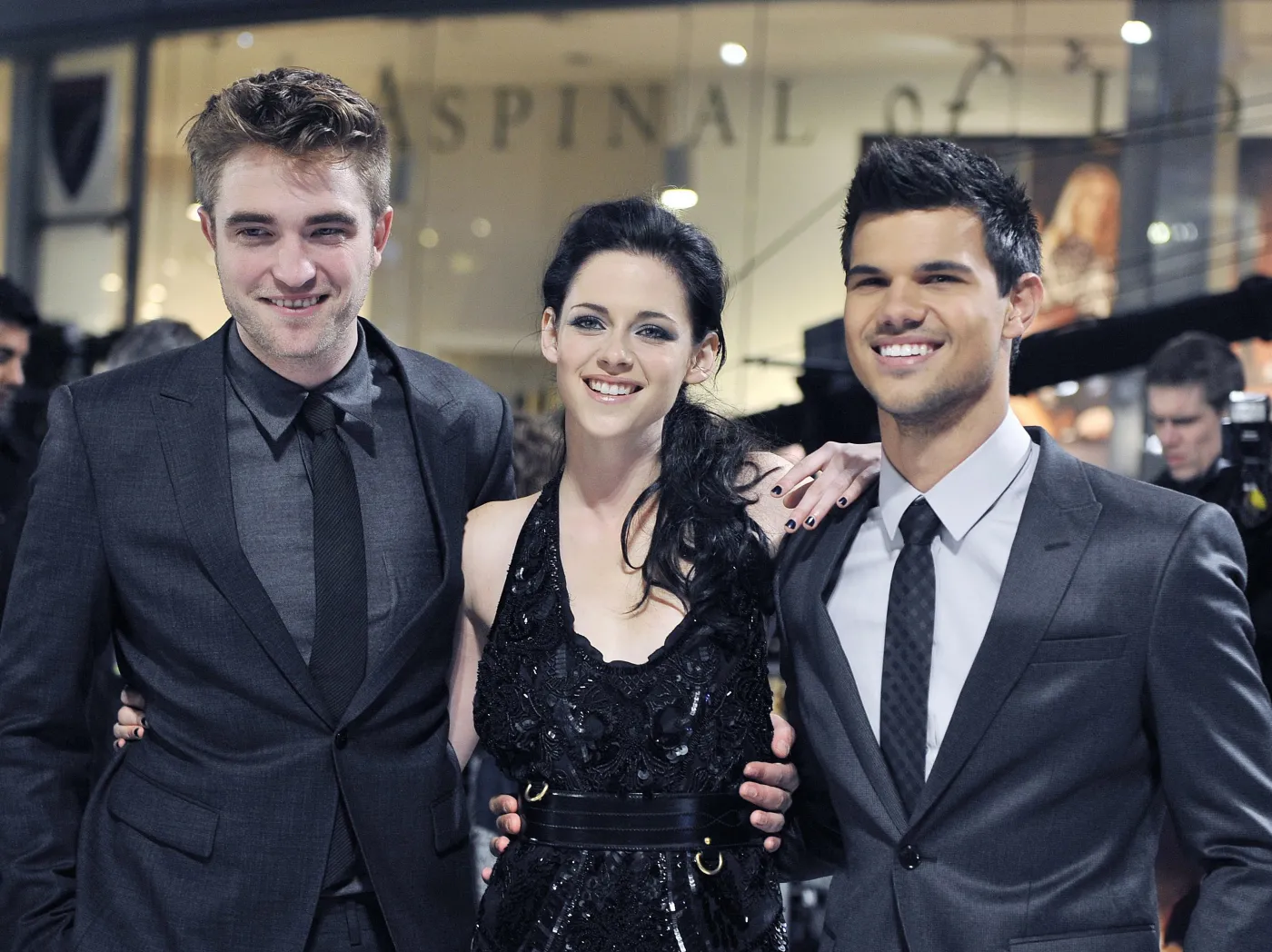 2765071-robert-pattinson-kristen-stewart.jpg