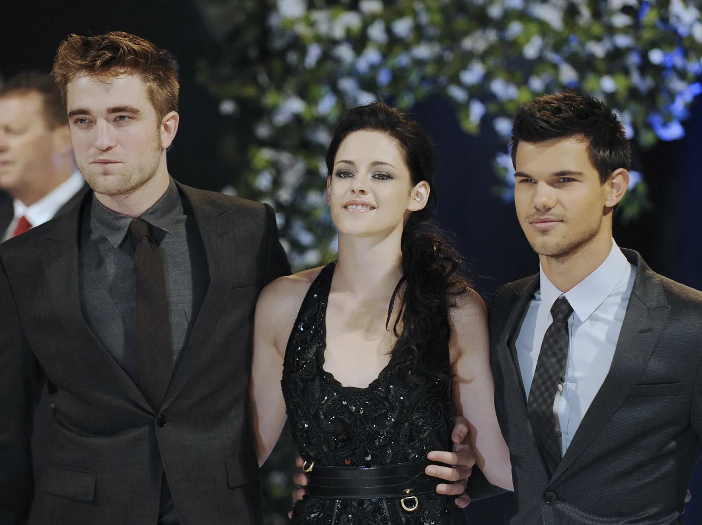2765125-robert-pattinson-kristen-stewart.jpg