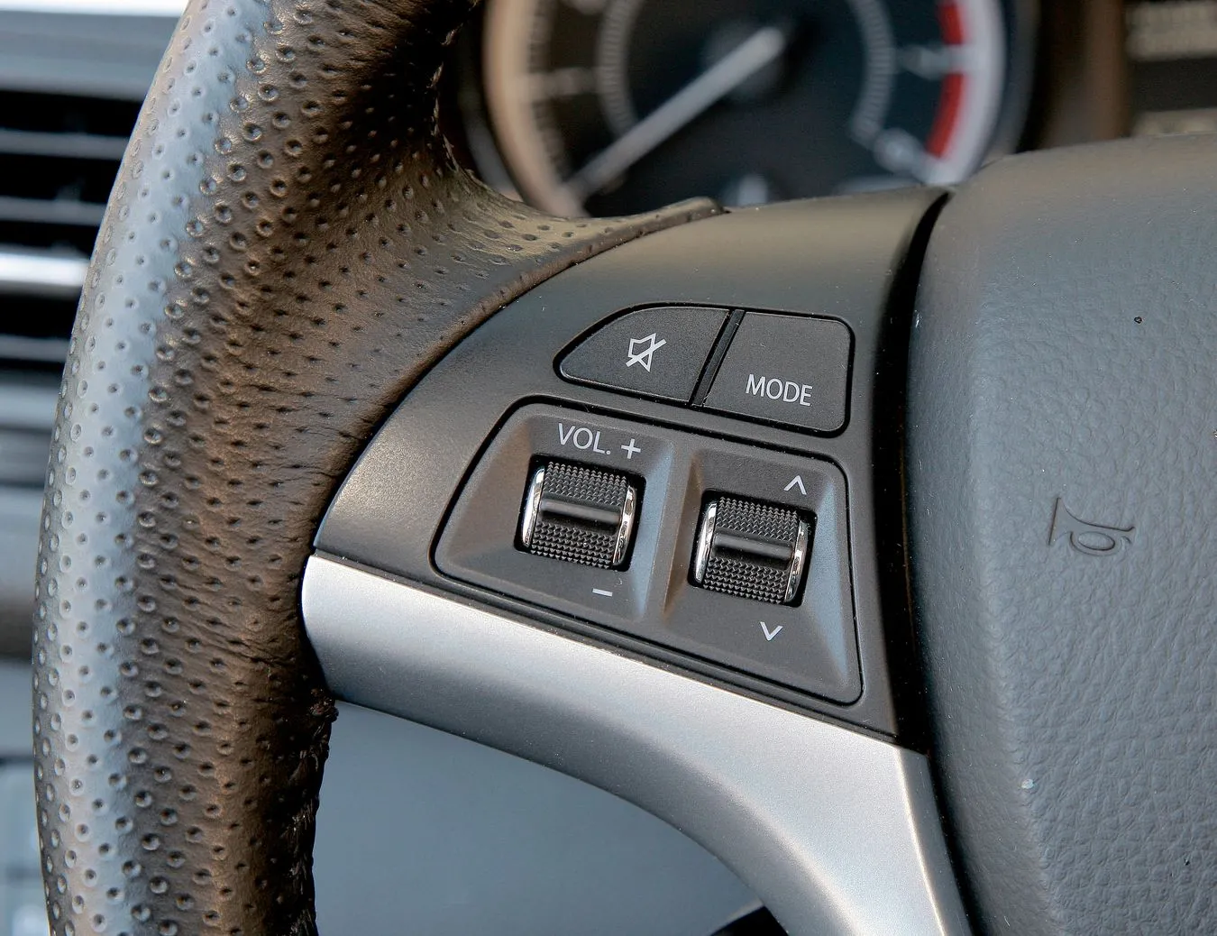 2782516-suzuki-kizashi-zdjecia-test-22.jpg